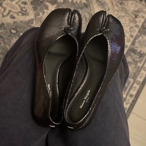 Maison Martin Margiela Women's Textured Black Tabi Flats
